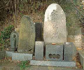 熊野神社境内