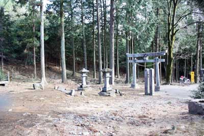 熊野神社境内