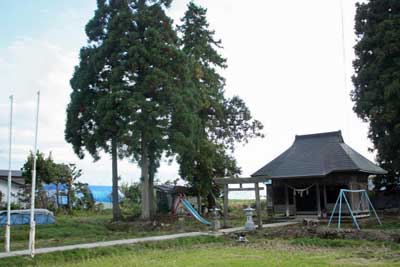 熊野神社境内