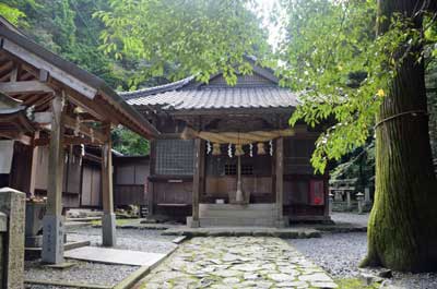 鷹見神社本殿