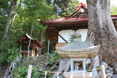 湯谷神社境内