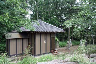 熊野神社境内