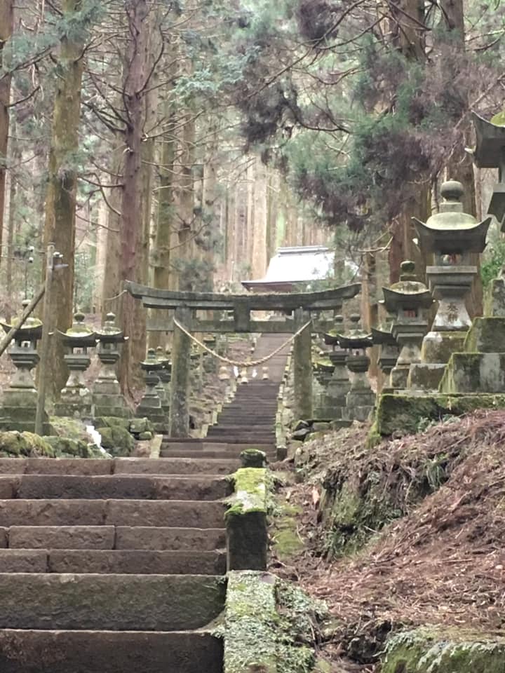 上色見熊野坐神社参道