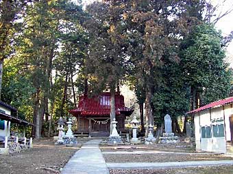 熊野神社境内