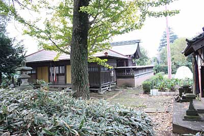 五社神社境内