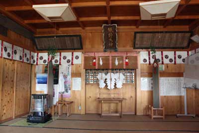 熊野神社拝殿内