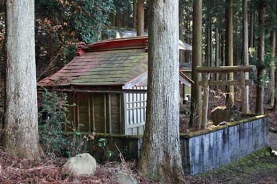 熊野神社境内