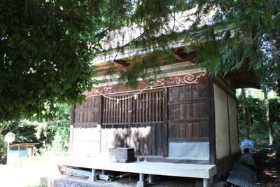 山梨岡神社拝殿