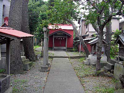 熊野神社境内