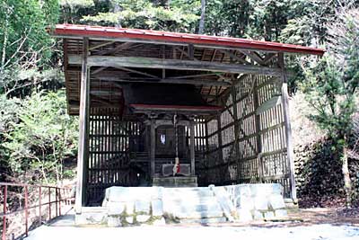 箭弓神社本殿