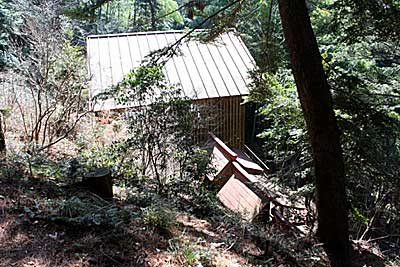 箭弓神社境内社遠景