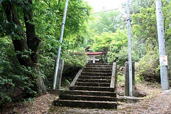 温泉神社境内