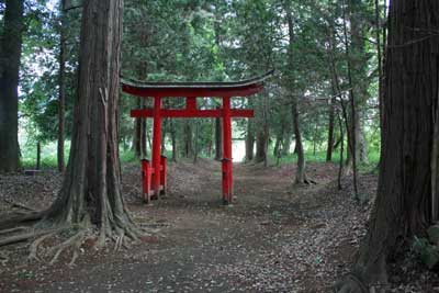 熊野神社境内