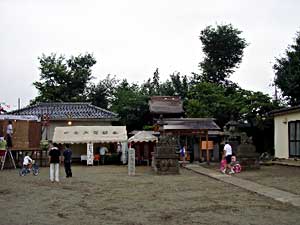 熊野神社境内