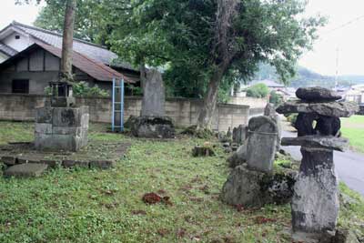 熊野神社境内