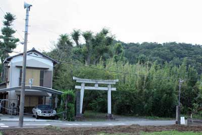 小河泉水神社遠景