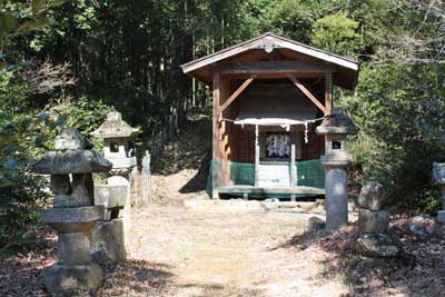 熊野神社境内