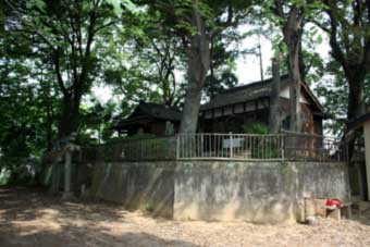 熊野神社境内