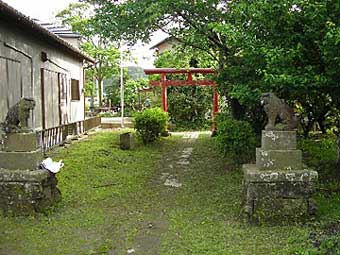 熊野神社境内