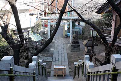 元三島神社境内