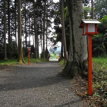 熊野神社境内