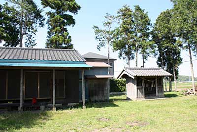 御嶽神社境内
