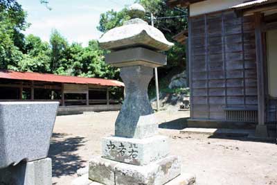 熊野神社石灯籠