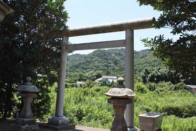 熊野神社境内から