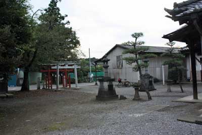 熊野神社境内