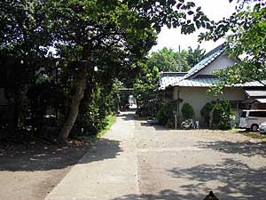 熊野神社境内