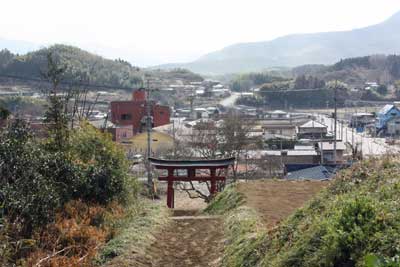 熊野神社参道より