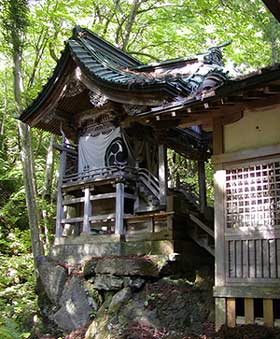 十和田神社本殿