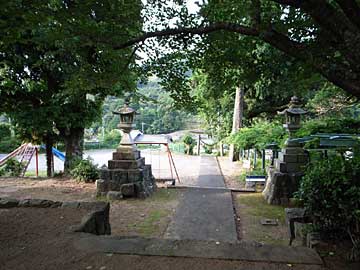 熊野神社境内