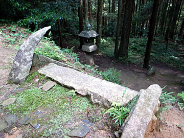 熊野神社境内