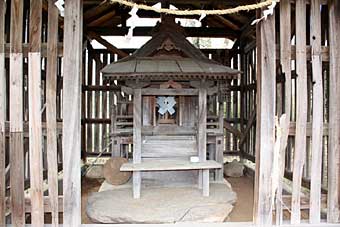 熊野神社本殿