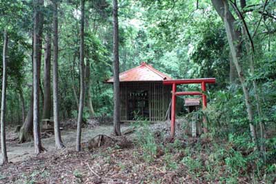 熊野神社境内