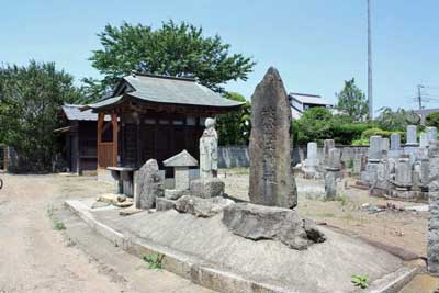 熊野神社境内