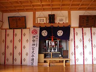 熊野神社拝殿内