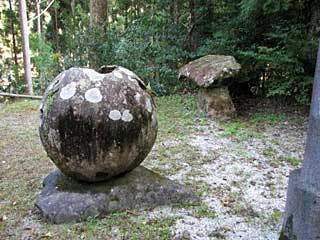 熊野神社境内