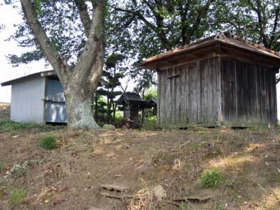 熊野神社境内