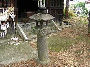 熊野神社石灯籠