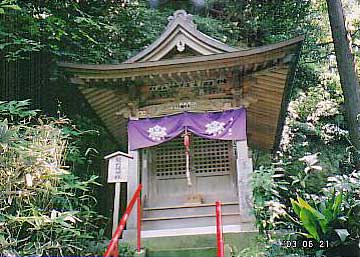 熊野権現社拝殿（岩殿寺境内社）